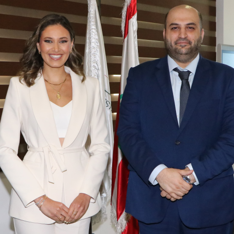 ناصر الدين أعلن تعيين ملكة جمال لبنان ندى كوسا سفيرة للصحة النفسية 