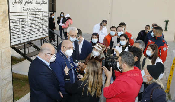 وزير الصحة من صيدا: نسبة إشغال المستشفيات ثلث السنة الماضية والفرق باللقاح
