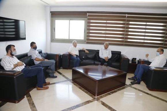 Minister Hasan Considers Ways to Exchange Expertise with the AUB Regarding the Imported Medicines