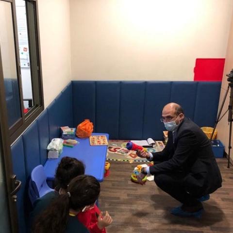 Minister Hasan Visits ECIL Center of the Imam Sadr Foundations