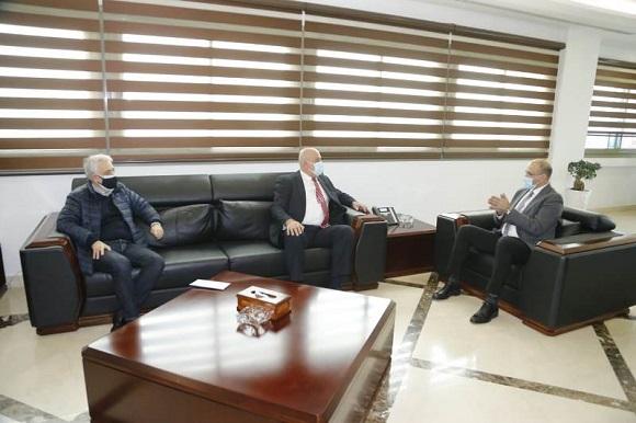 Minister Hasan and Hoballah Consider Vaccinating the Production Sector Workers