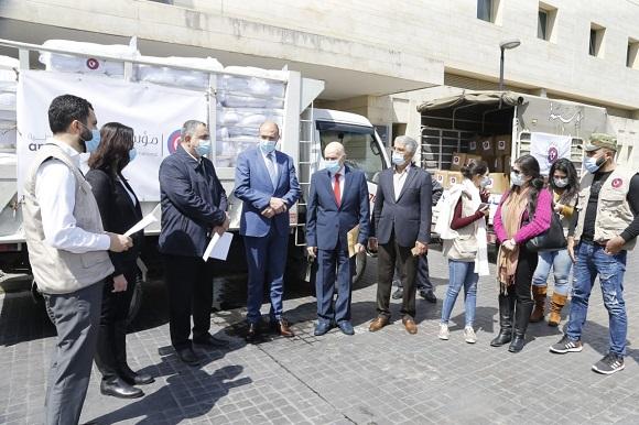 Minister Hasan Received a Donation from Amel Foundation