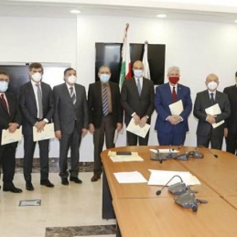 Minister Hasan Signs Agreements with Several Universities to Vaccinate their Staff