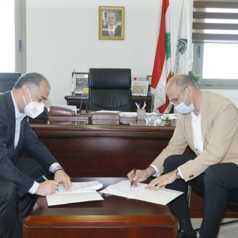 Hasan and Bou Saab Signed an Agreement to Secure Pfizer Vaccines for the Lebanese Canadian Hospital