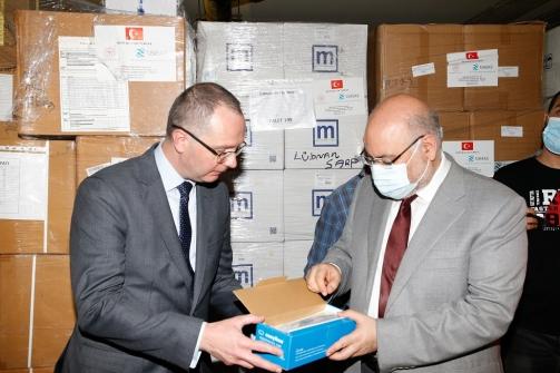 Minister Abiad Received Donations of Medicines and Medical Supplies from Turkey
