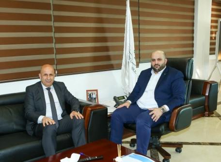 MoPH Hands Over 5 Iraqi-Donated Ambulances to Civil Defense