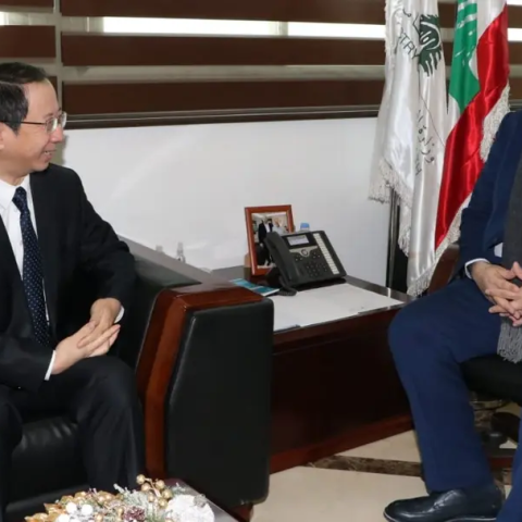وزير الصحة بحث والسفير الصيني في تعزيزالتعاون بمشاريع الصحة والإستشفاء