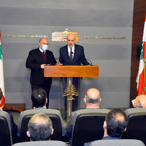 Ministers of Health and Interior: Omicron Variant Is Spreading and Tough Measures to Be Taken against Rule-Breakers