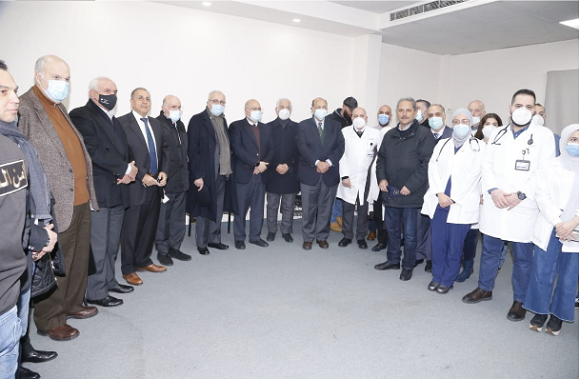  الوزير الأبيض قام بزيارة دعم وتضامن لمستشفى المقاصد