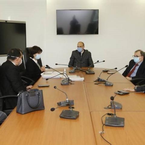 الوزير حسن ترأس الاجتماع الأول للجنة تسجيل اللقاحات المقدمة من القطاع الخاص