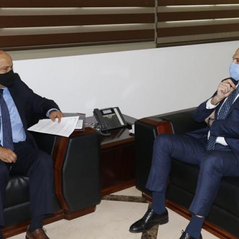 إجتماع بين الوزير حسن ومسؤولي البنك الدولي واتحاد جمعيات الصليب والهلال الأحمر