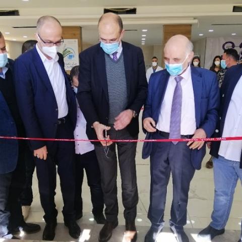 وزير الصحة من مستشفى دار الأمل الجامعي في بعلبك: التسجيل في المنصة وتلقي اللقاح يحمي المجتمع 