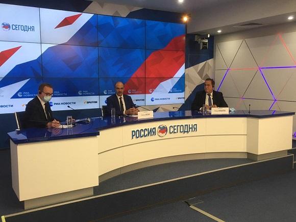 Health Minister and Industry Minister Attend Meetings in Russia