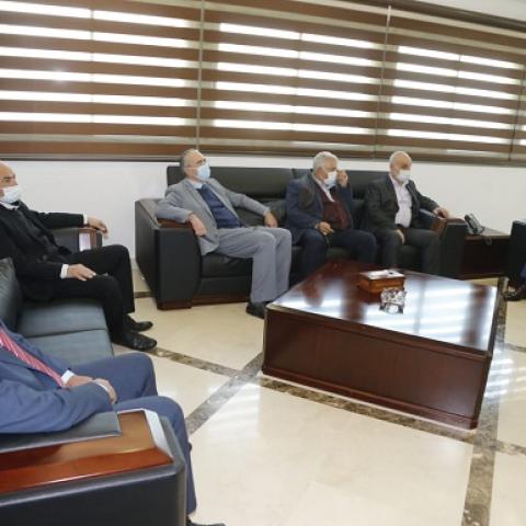 حسن بحث مع وفد بلدية بعلبك في سبل مواجهة تزايد التفشي الوبائي 