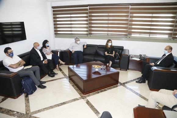 حسن بحث مع تجمع شركات الأدوية في تأمين هبة للبطاقة الصحية الإلكترونية