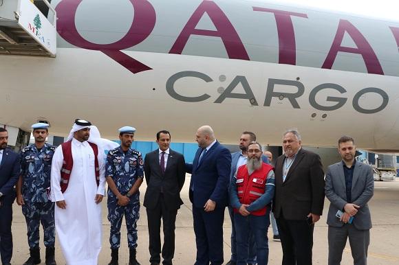 وزير الصحة العامة إستقبل طائرة مساعدات وشكر قطر على سرعة الاستجابة
