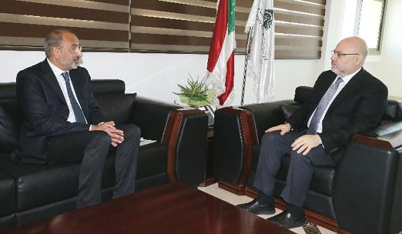 منسق الأمم المتحدة للشؤون الانسانية اكد بعد لقائه الأبيض الحرص على الاستمرار بدعم القطاع الصحي 