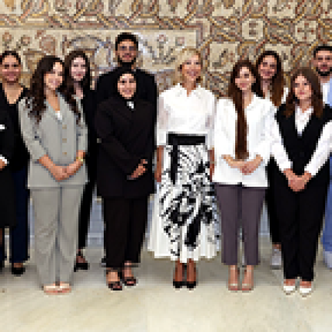 لقاء السيدة الأولى مع شباب وشابات بمناسبة شهر الصحة النفسية