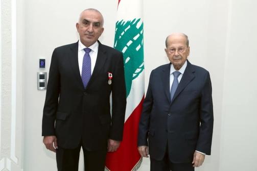 تكريم مدير العناية الطبية  في وزارة الصحة العامة بوسام الاستحقاق اللبناني الفضي