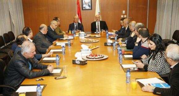 الابيض من نقابة الاطباء : تراجع دخل الدولة انعكس على خدمات وزارة الصحة 