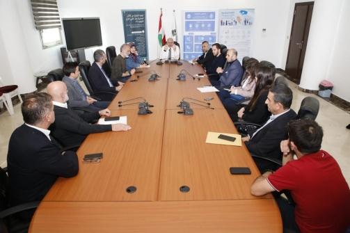 الأبيض يبحث مع مستوردي مستلزمات القلب وغسيل الكلى في تحصيل المستحقات المالية وضمان عدم انقطاع السوق 