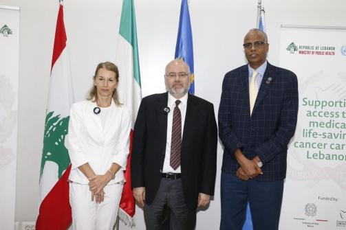 الأبيض تسلم من السفيرة الإيطالية أدوية سرطانية