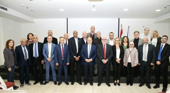 الأبيض تسلم من تشيكيا هبة معدات ومستلزمات لمستشفيات حكومية