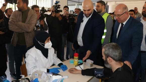 وزراء الصحة والبيئة والعمل جالوا على مراكز استضافة في بيروت