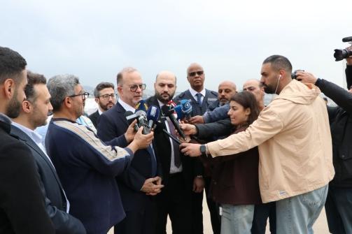 وزير الصحة العامة تسلم شحنة مساعدات طبية من اليونيسف والصحة العالمية: ستُصرف بكل شفافية