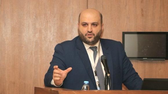 ناصر الدين عرض خطة الطوارئ الوطنية لمواجهة العدوان ولآليات تعزيز جاهزية النظام الصحي والدوائي